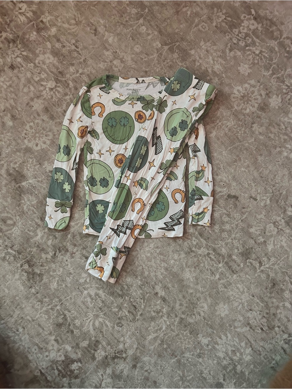 Posh Peanut Green Shamrock & Horseshoe Long-Sleeve Kids Top and Pants 3T-4T